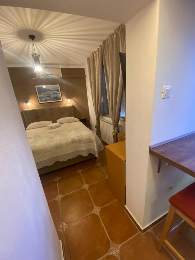 Apartments Oliva Porec Bagian luar foto