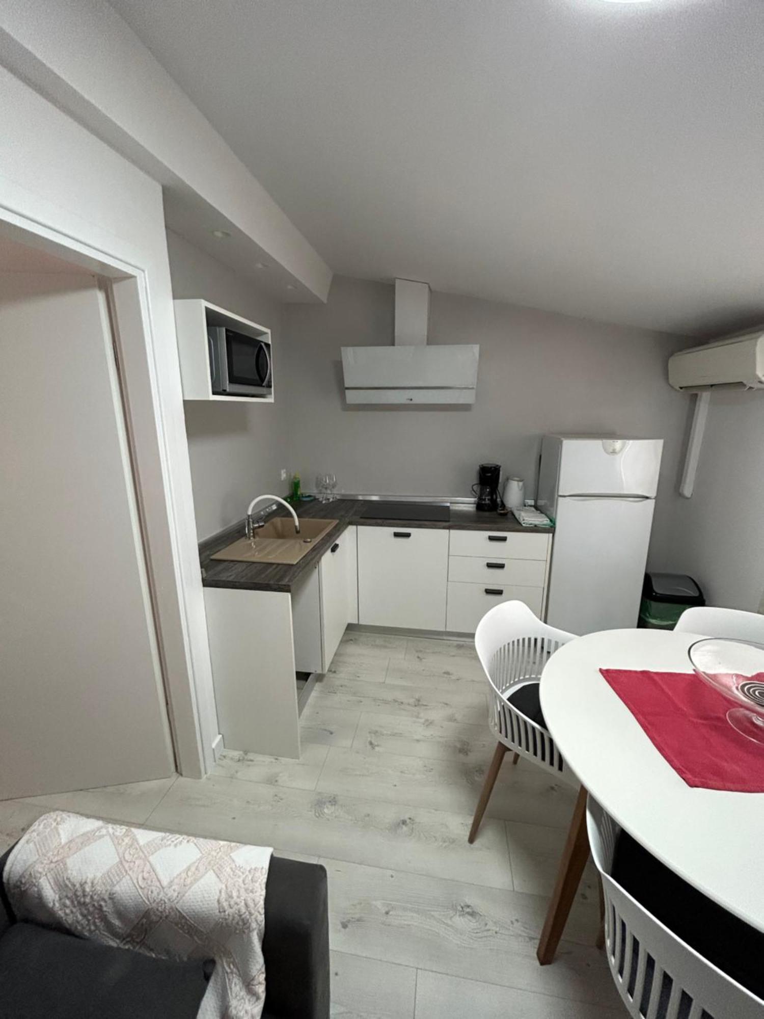 Apartments Oliva Porec Bagian luar foto