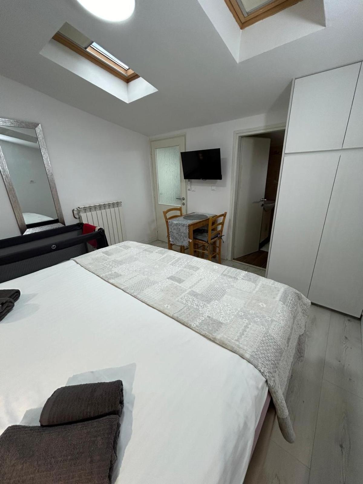 Apartments Oliva Porec Bagian luar foto