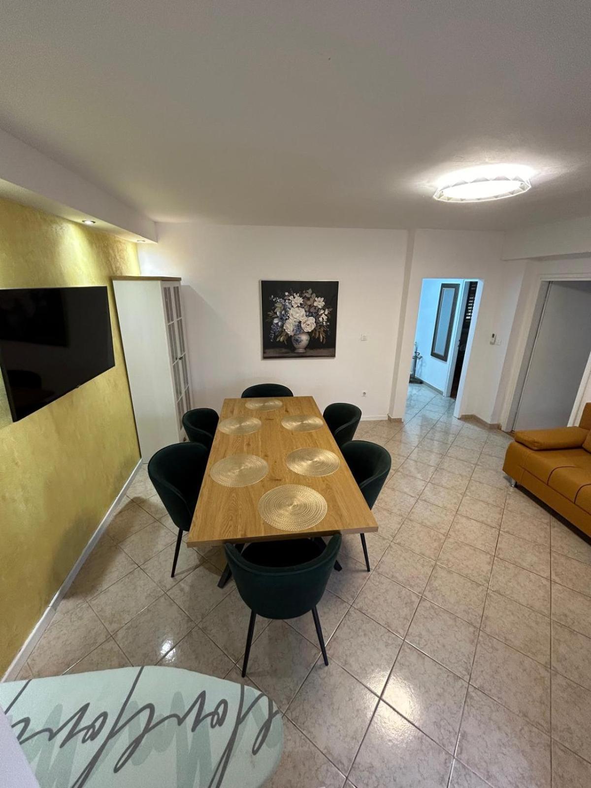 Apartments Oliva Porec Bagian luar foto