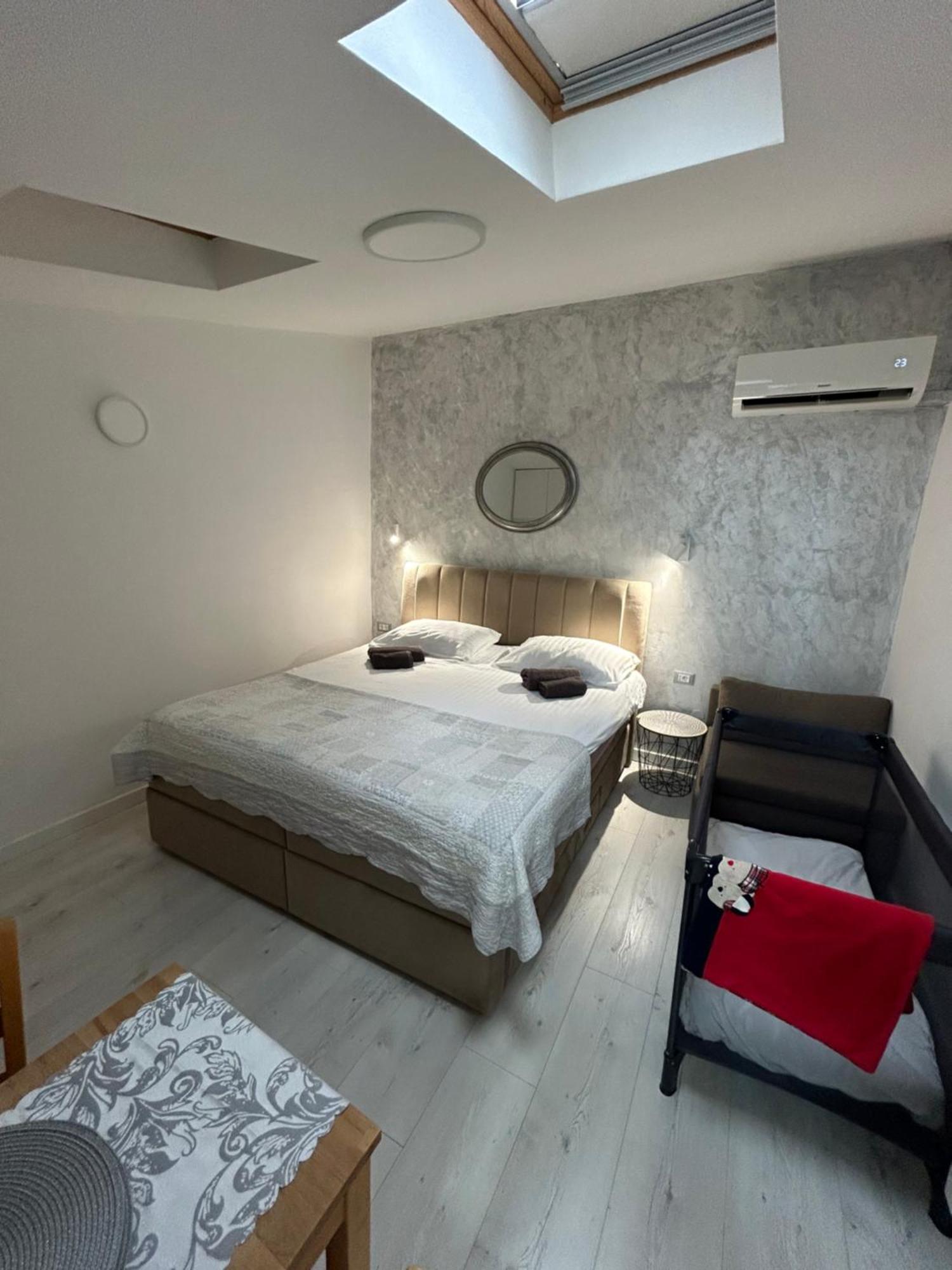 Apartments Oliva Porec Bagian luar foto