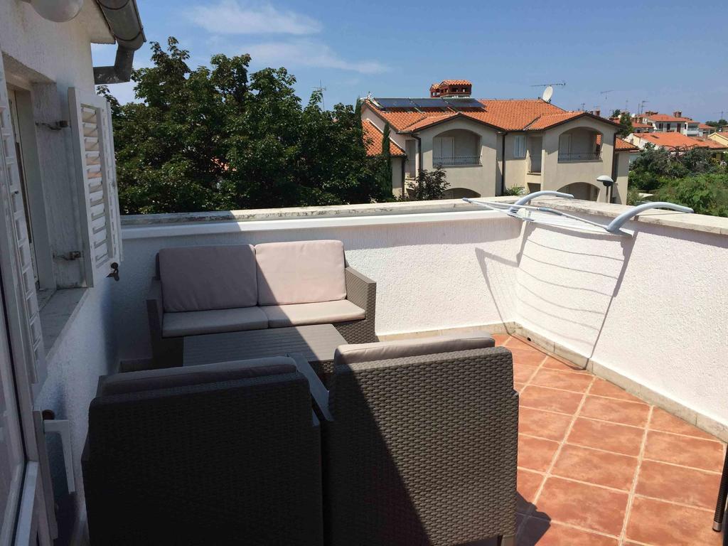 Apartments Oliva Porec Bagian luar foto
